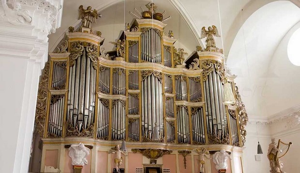 Orgel der Stiftskirche St. Georg Goslar.jpg